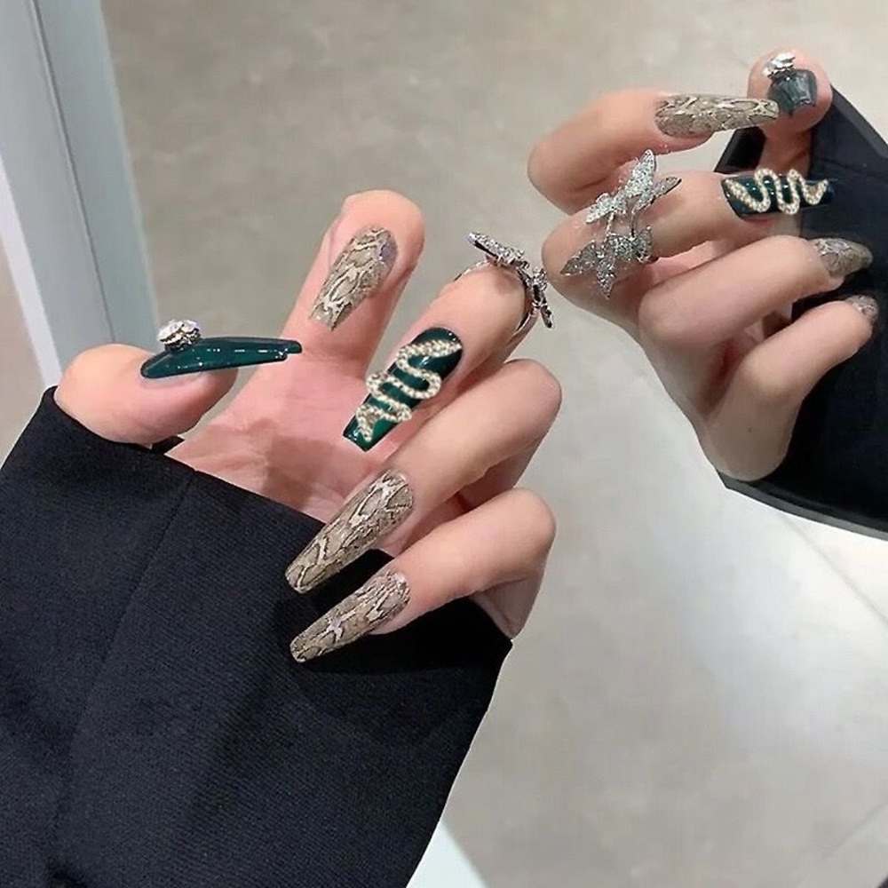 Buy 4get 1 free Snake-Beautiful Press-on Nails for women
